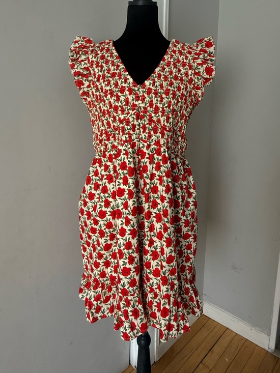 Wishlist Dresses & Skirts - Wishlist Red and Green Floral Smocked V-Neck Dress